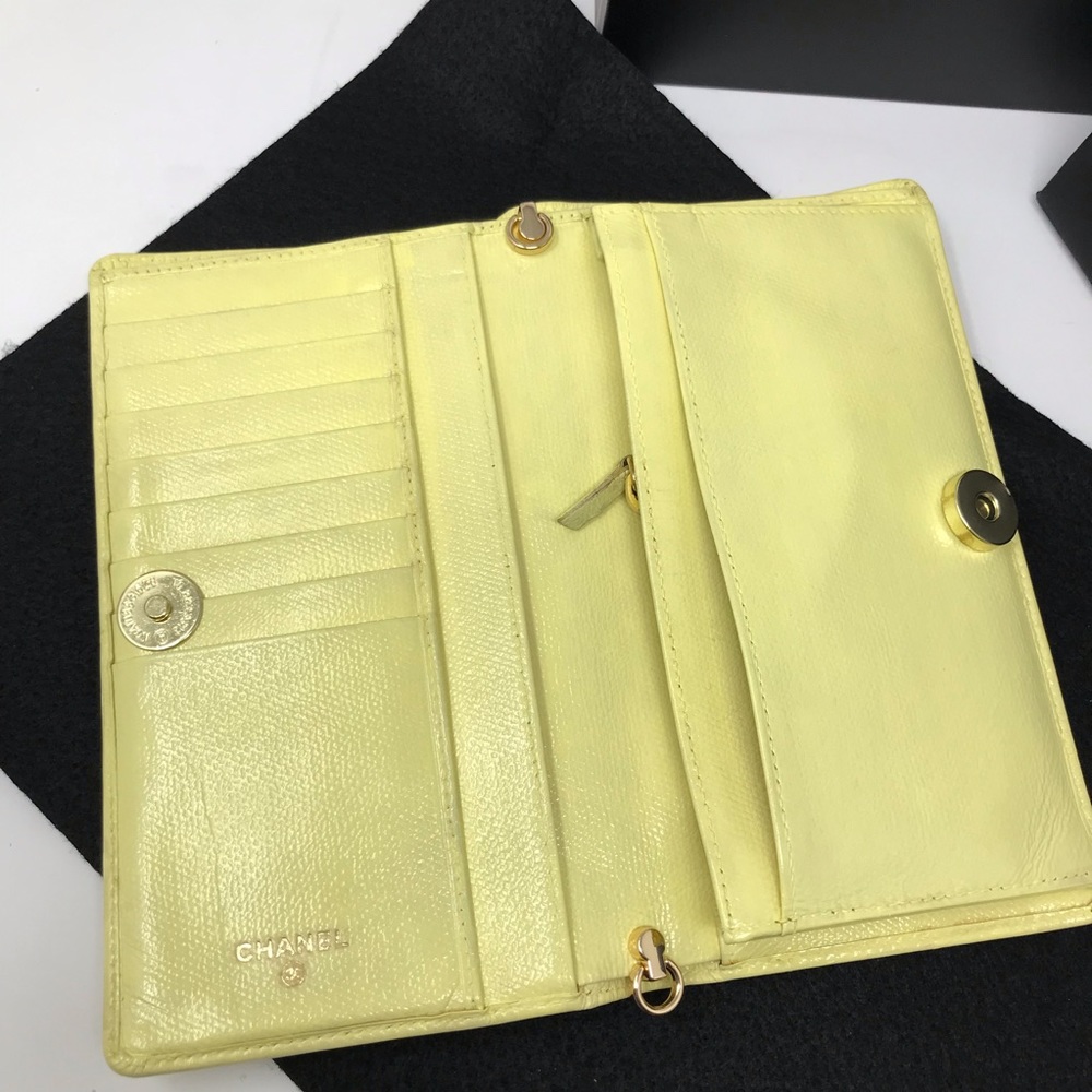 Chanel Bifold Wallet & Optional Crossbody bag - Picture 16 of 16